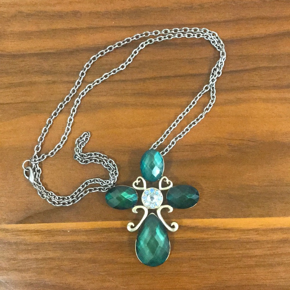 Emerald cross
